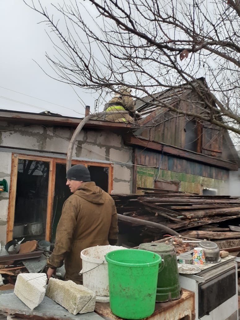 Пожар в с. Ивановское Рыльского района Курской области ликвидирован -  Оперативная информация - Главное управление МЧС России по Курской области