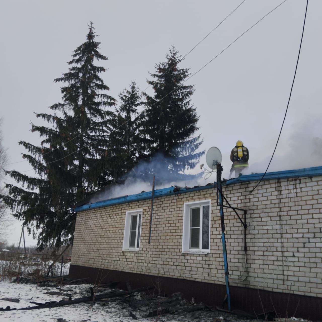 Пожар в д. Волжанец Советского района Курской области Курской области  ликвидирован - Оперативная информация - Главное управление МЧС России по  Курской области