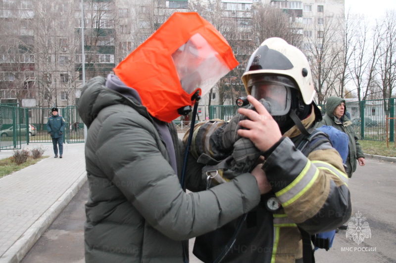 В Курске прошли пожарнo-тактические учения